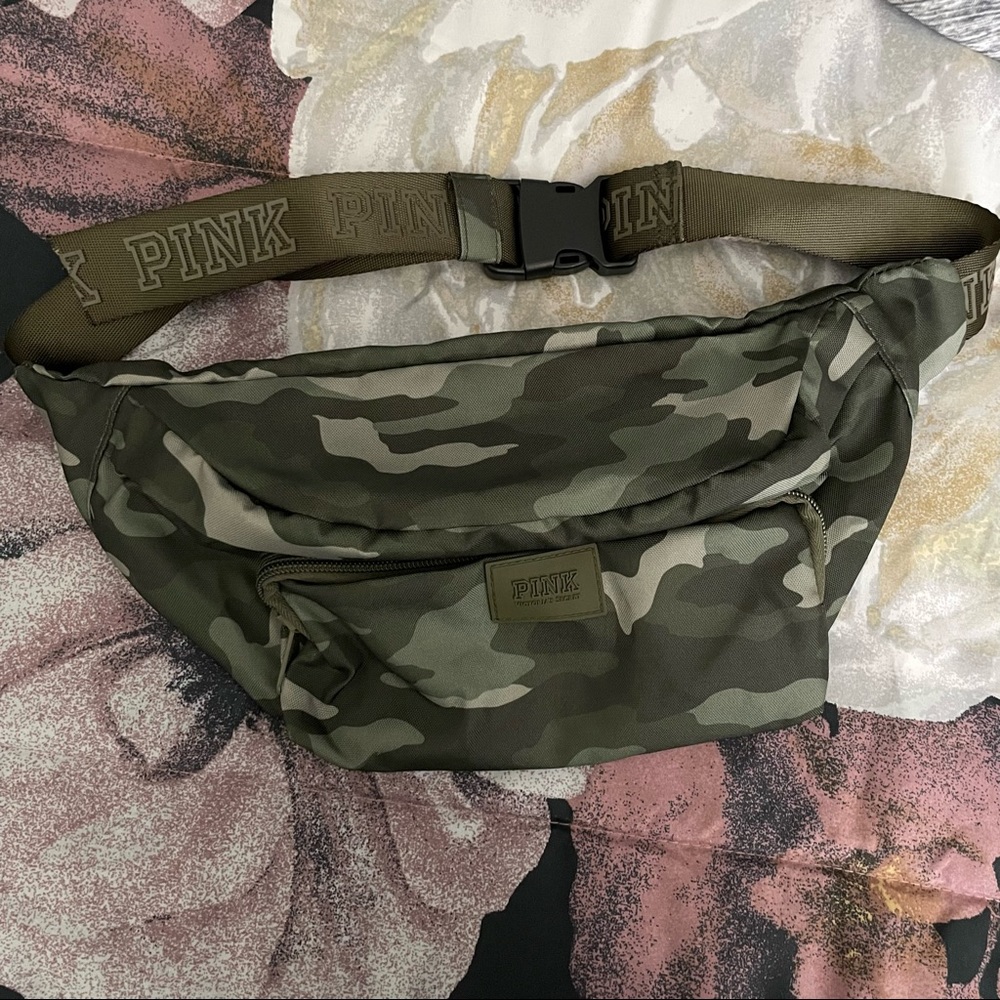 Camoflauge Victoria’s Secret PINK Fanny Pack Crossbody